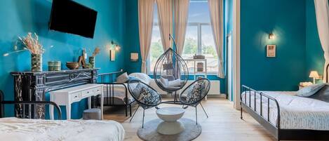 6 habitaciones, muebles diferentes y ropa de cama