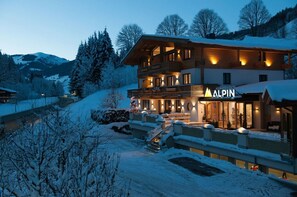 Exterior - Gorgeous Apartment in Saalbach With Sauna Near Ski Slopes (Saalbach-Hinterglemm)