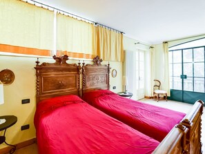 House | 1 bilik tidur, dilengkapkan perabot secara berasingan, cadar katil 