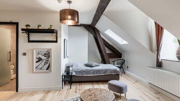 4 bedrooms, individually furnished, bed sheets