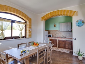 Dining - Dreamy Holiday Home in Triscina di Selinunte With Garden (Castelvetrano)
