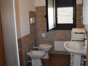 Bathroom - Dreamy Holiday Home in Triscina di Selinunte With Garden (Castelvetrano)