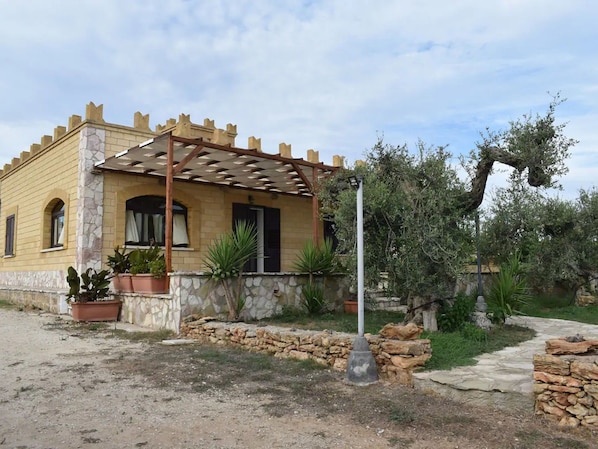Exterior - Dreamy Holiday Home in Triscina di Selinunte With Garden (Castelvetrano)
