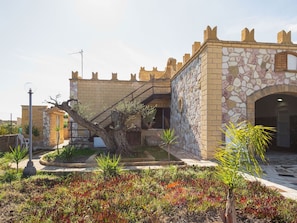 Exterior - Dreamy Holiday Home in Triscina di Selinunte With Garden (Castelvetrano)