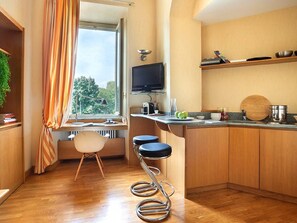 Kühlschrank, Mikrowelle, Geschirrspüler
