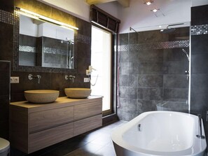 Bathroom - Luxurious Penthouse With View of the Zell am See (Zell am See)