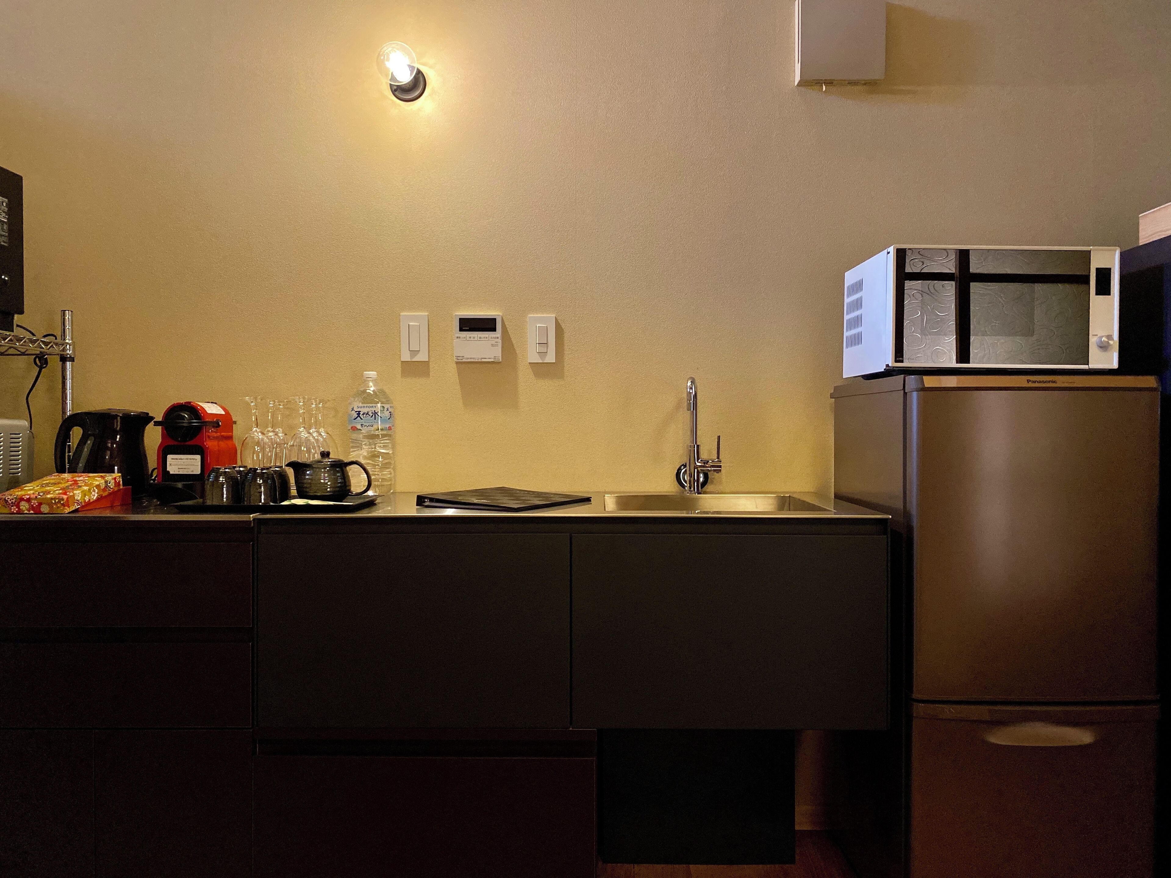 家庭公寓 (Futon for above five people) | 私人廚房 | 電冰箱、微波爐、爐台、電熱水壺