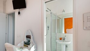 Bathroom - Lovely Apartment in Roma near Colosseum (Rome)