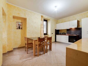 House | Dining