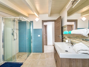 Shower, hair dryer, towels - Nice Small Villa With Private Pool and Wonderful Seaview (Castellammare del Golfo)