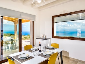 Fridge, microwave, oven, dishwasher - Nice Small Villa With Private Pool and Wonderful Seaview (Castellammare del Golfo)