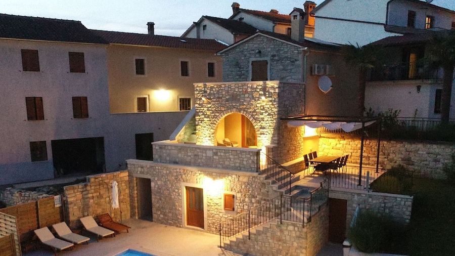Holiday Home Pazin With Scenic Pool