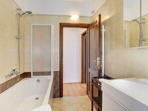 House | Bathroom | Shower