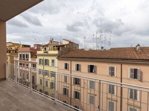 Exterior - Appealing Apartment in Rome near Colosseum (Rome)