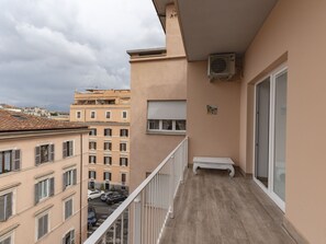 Balcony - Appealing Apartment in Rome near Colosseum (Rome)