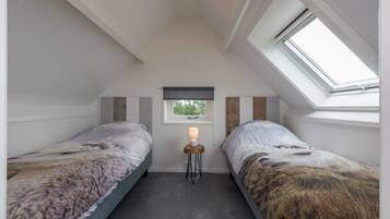 2 bedrooms, individually furnished, bed sheets