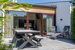 House | Balcony - Attractive Holiday Home, Sunny Garden, Near the Beach (Nieuwvliet)