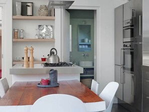 Talheres/pratos/utensílios de cozinha