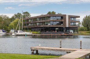 Exterior - Holiday Apartment in a Prime Location on the Veerse Lake (Arnemuiden)