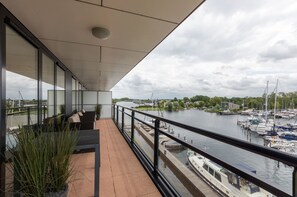 View from property - Holiday Apartment in a Prime Location on the Veerse Lake (Arnemuiden)