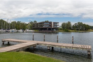 Exterior - Holiday Apartment in a Prime Location on the Veerse Lake (Arnemuiden)