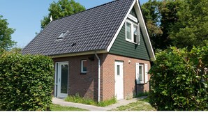 Unclassified image, 3 of 3, button - Attractive House, Sunny Terrace in Large Garden (Zonnemaire)