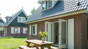 Unclassified image, 2 of 3, button - Attractive House, Sunny Terrace in Large Garden (Zonnemaire)