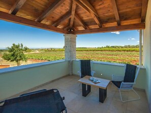 Balcony - Picturesque Villa With Swimming Pool in Kaštelir-labinci (Kastelir-Labinci)