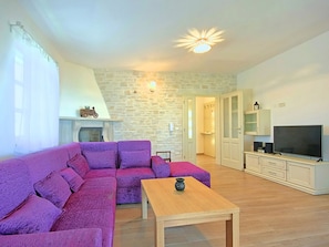 Living room - Picturesque Villa With Swimming Pool in Kaštelir-labinci (Kastelir-Labinci)