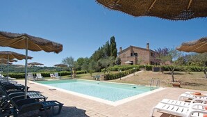 Outdoor pool - Appealing Apartment in Asciano With Barbeque (Asciano)