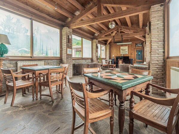 Apartment | Dining
