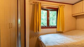 Nhà gỗ | 2 phòng ngủ, trang bị nội thất với thiết kế riêng biệt