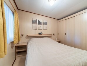 Chalet | 2 chambres, ameublement personnalisé, fer et planche à repasser