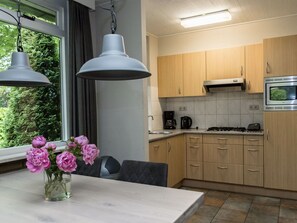 Bungalow | Private kitchen | Electric kettle - Holiday Home in Gelderland Near Nature Trails (Mook)