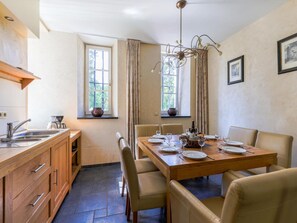 House | Dining