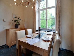House | Dining