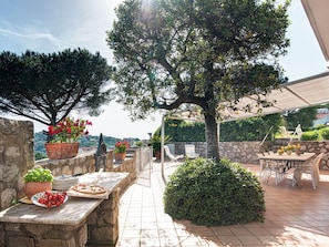 Balcony - Delightful Villa in Massa Lubrense With Garden (Massa Lubrense)