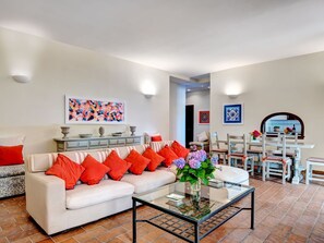 Living room - Delightful Villa in Massa Lubrense With Garden (Massa Lubrense)