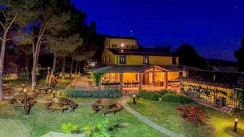 Cottage | Kolam renang | Kolam renang outdoor dan sebuah kolam renang air hangat