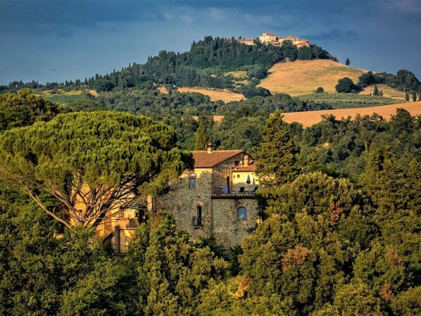 Exterior - Tuscan Farmhouse in Volterra With Garden (Volterra)