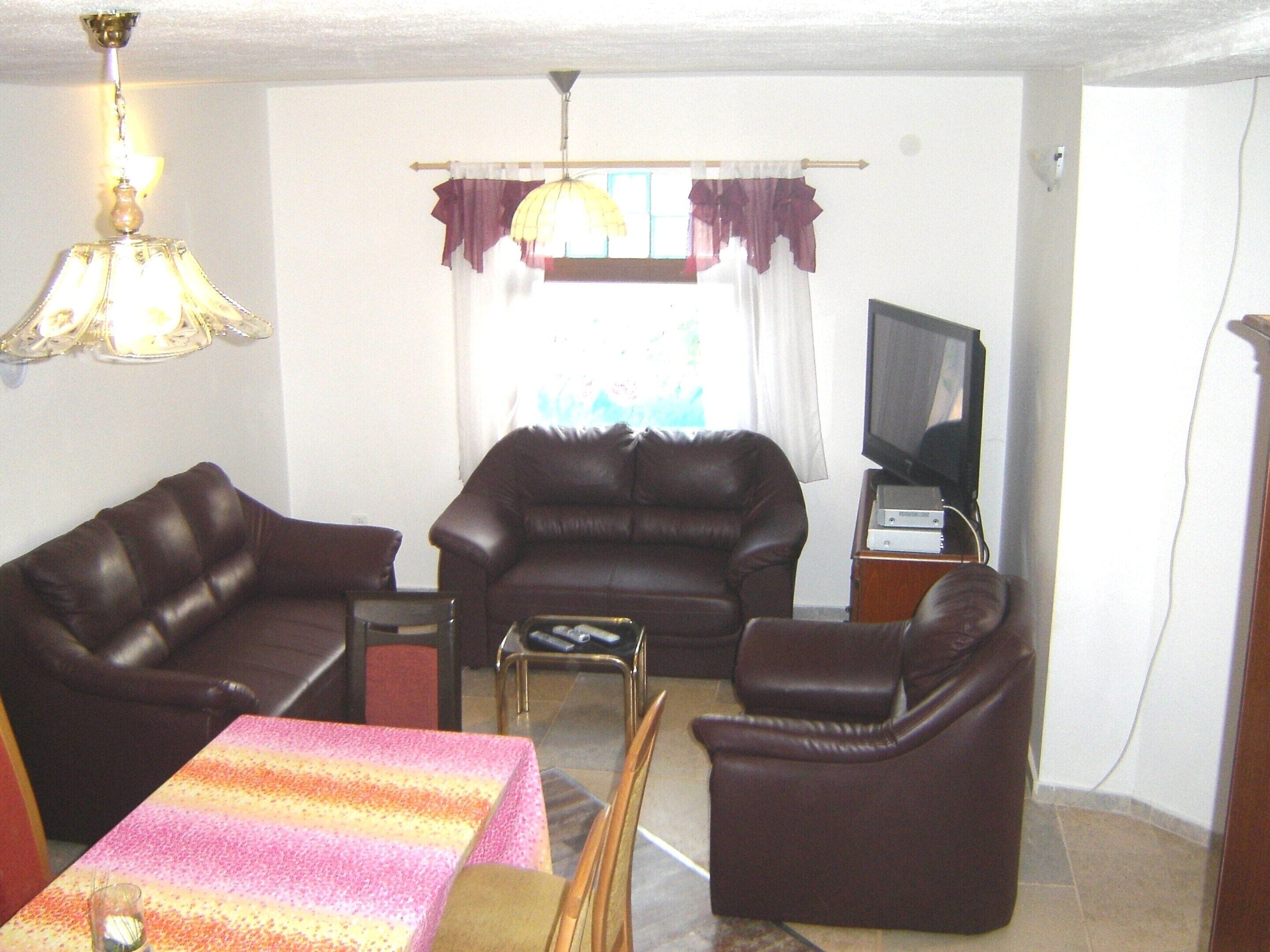 House | Living room | TV, fireplace