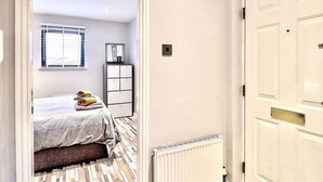 Reception - Charming Apartment in Glasgow Near Riverside Musuem (Glasgow)