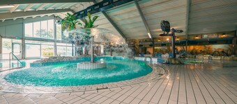 Modern Chalet With Combi Microwave Near Efteling