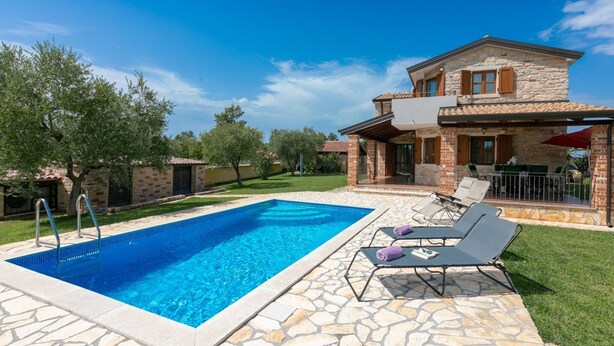 Exterior - Splendid Villa in Višnjan With Swimming Pool (Visnjan)