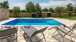 Pool - Splendid Villa in Višnjan With Swimming Pool (Visnjan)