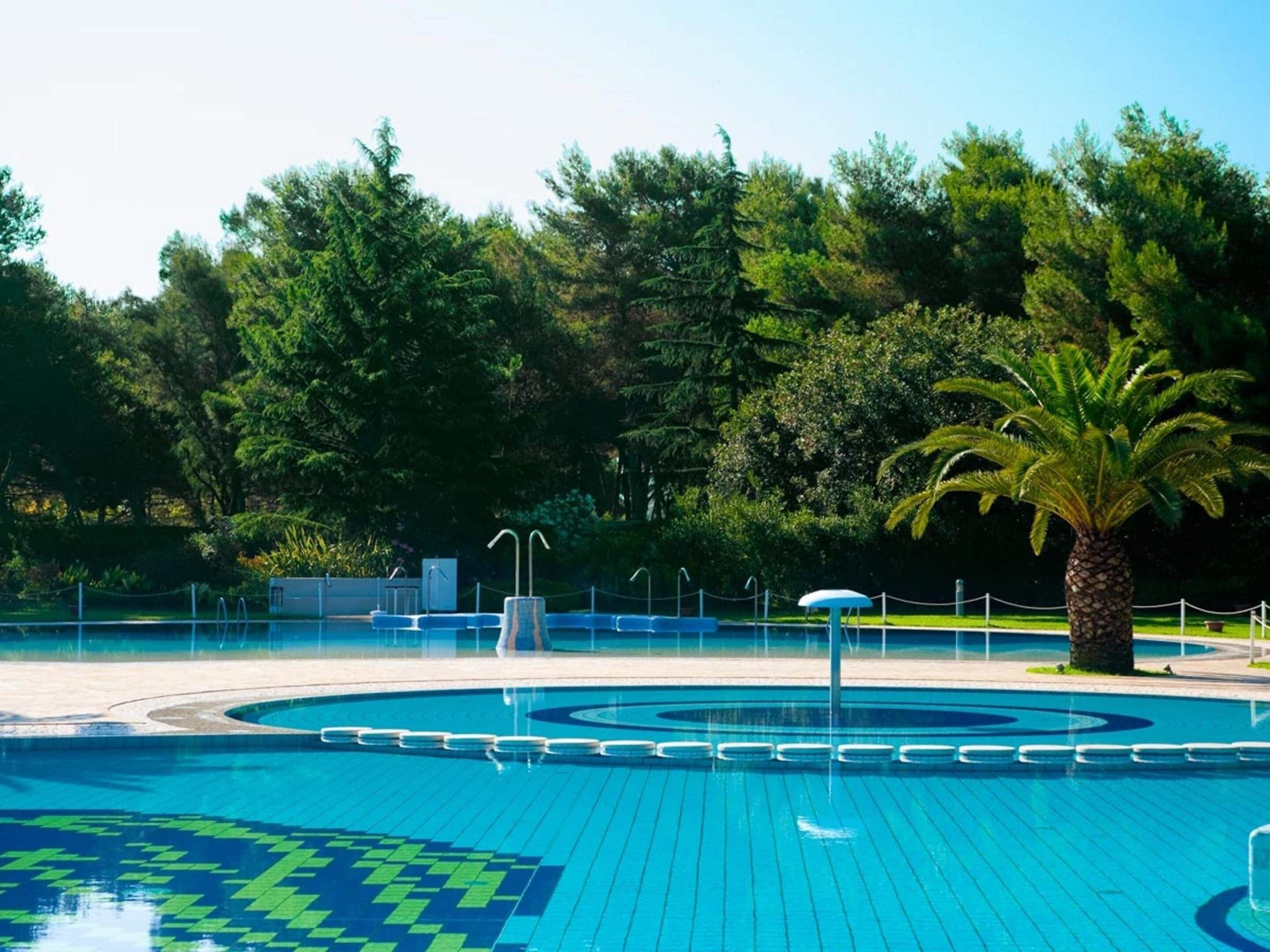 Chalet | Pool | Outdoor pool