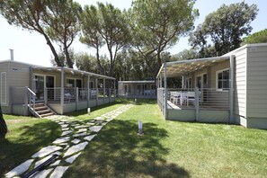 Exterior - Serene Stay by the Shore (Cellole)