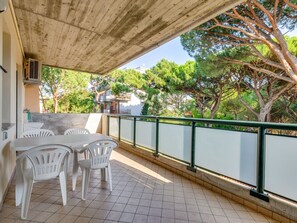 Apartment | Dining