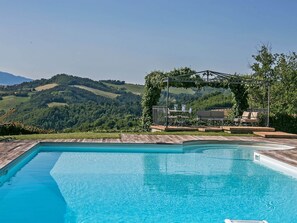 Outdoor pool - Belvilla by OYO Villadiamante (Urbania)