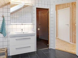 Bathroom - Holiday Home in Hadsund (Hadsund)
